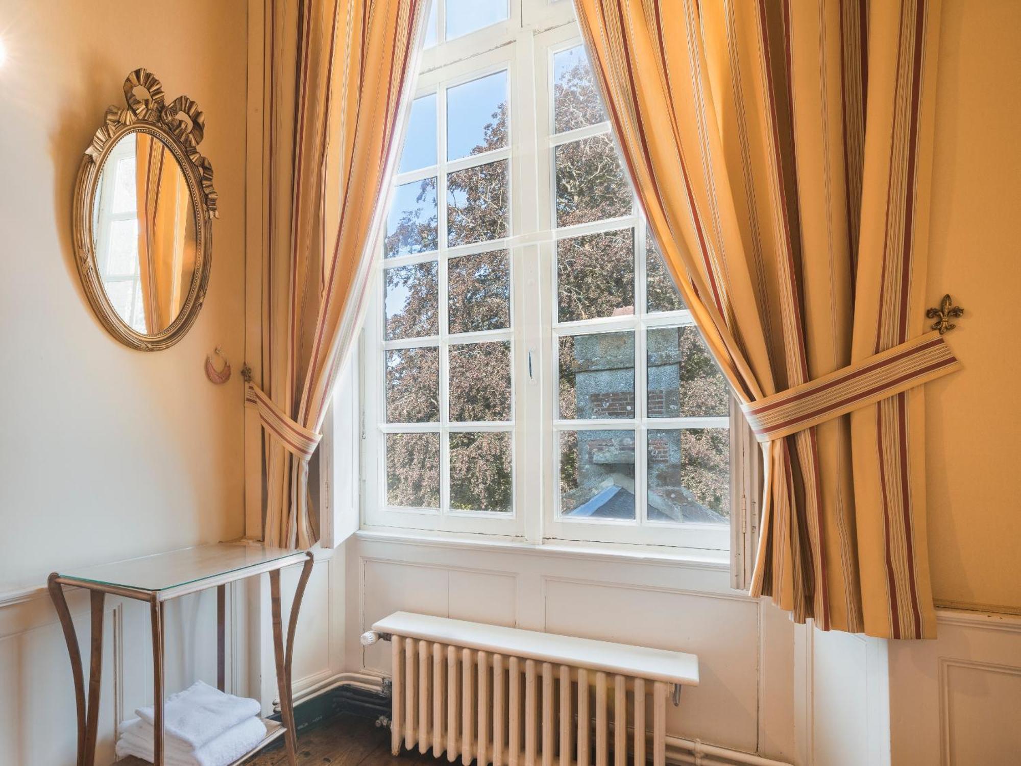 Vergoncey シャトー ド ブシエール モン サン ミッシェル Bed & Breakfast 部屋 写真